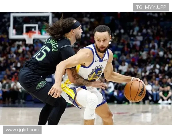 穆迪32分钟高效11中8砍20分贡献全能数据助球队制胜表现亮眼